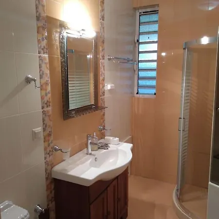 Apartment ευρύχωρο σε ήσυχη γειτονιά *